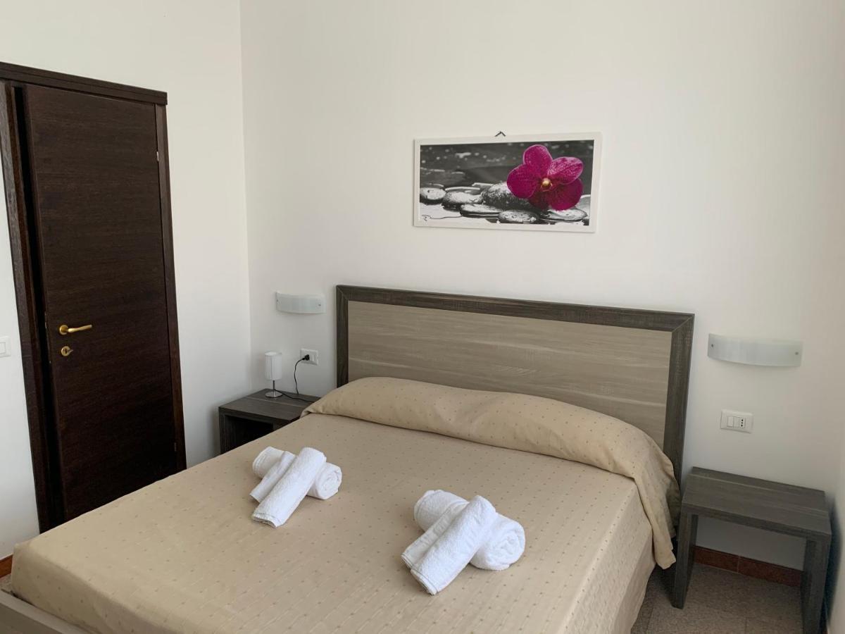 Hotel Virgilio タラント エクステリア 写真
